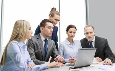 駕馭無(wú)窮大 現(xiàn)代企業(yè)管理咨詢的新范式